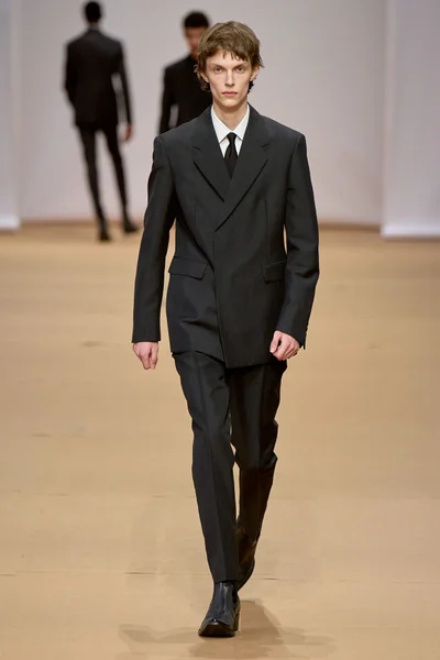 Look 7